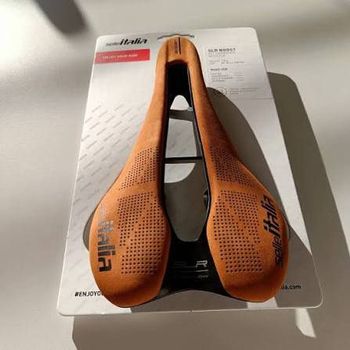 Used Selle Italia SLR Boost Carbonio Nubuk bike