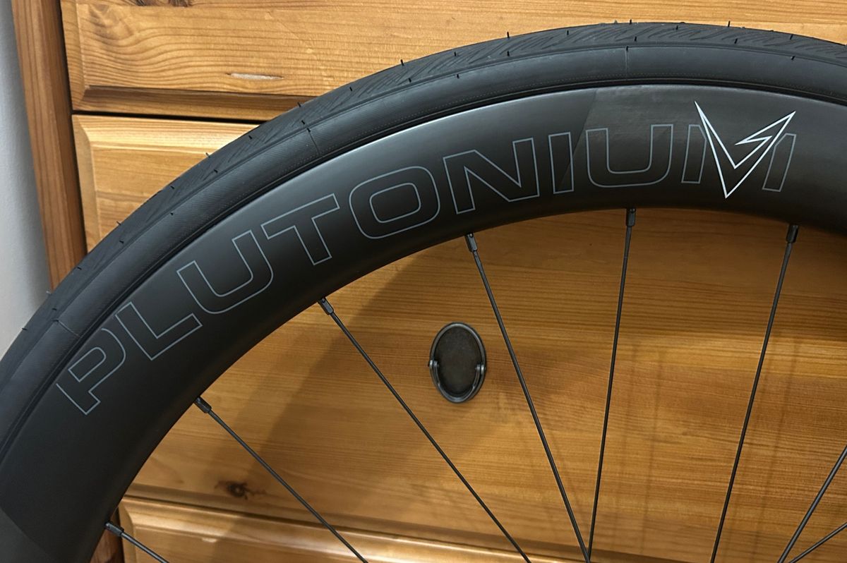 Velomann Plutonium 50 Disc CL Carbon Wheelset | buycycle