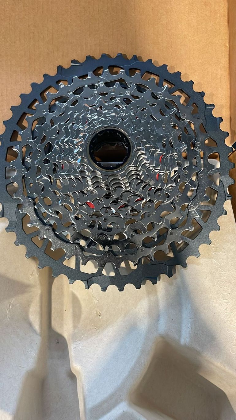 Used Sram Rival XPLR 10-46 2026 bike — image 4 of 5