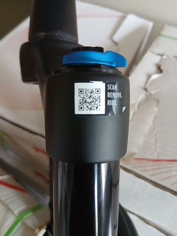Used Fox 34 Performance Elite Fork 2023 bike — image 10 of 10