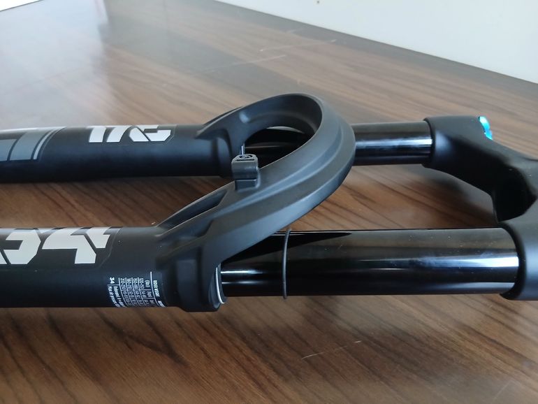 Used Fox 34 Performance Elite Fork 2023 bike — image 7 of 9