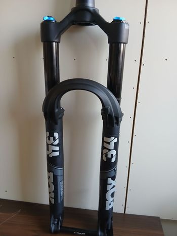 Used Fox 34 Performance Elite Fork 2023 bike — image 5 of 9