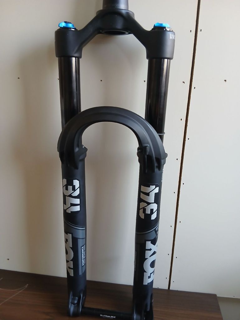Used Fox 34 Performance Elite Fork 2023 bike — image 5 of 9