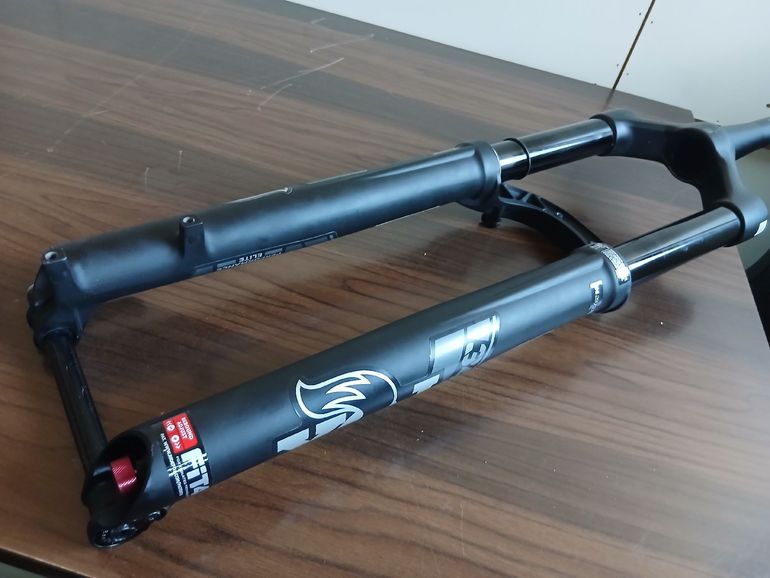 Used Fox 34 Performance Elite Fork 2023 bike — image 3 of 9