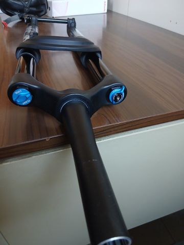 Used Fox 34 Performance Elite Fork 2023 bike — image 8 of 10