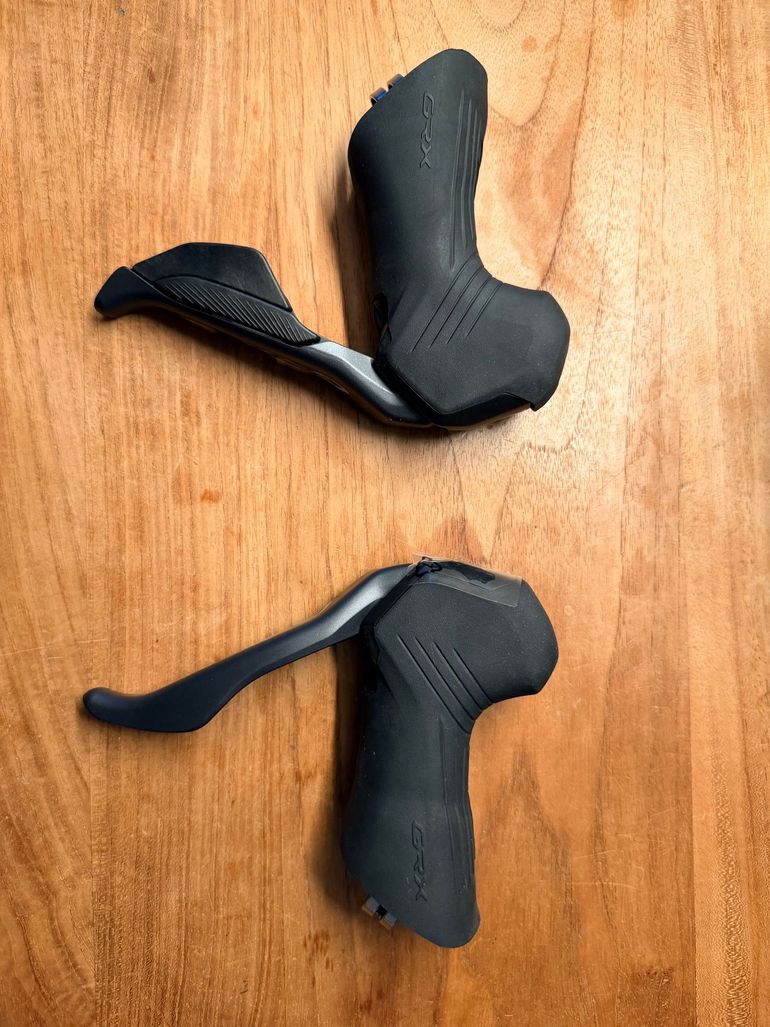 Used Shimano GRX Di2 ST-RX825 Shifter/Brake Set 2026 bike — image 3 of 6