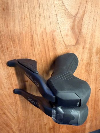 Used Shimano GRX Di2 ST-RX825 Shifter/Brake Set 2026 bike — image 2 of 6