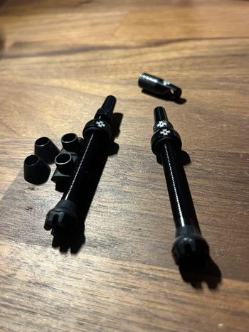 Used MUC-OFF Tubeless Valves V2 60mm bike — image 2 of 2