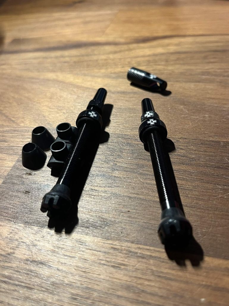 Used MUC-OFF Tubeless Valves V2 60mm bike — image 2 of 2