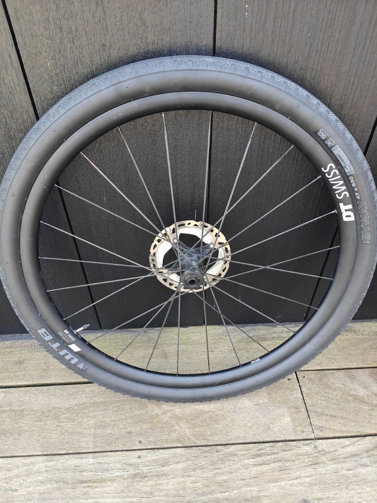 Used Dt Swiss GR 1600 SPLINE db 25 12/142 mm Shimano 2025 bike — image 5 of 11
