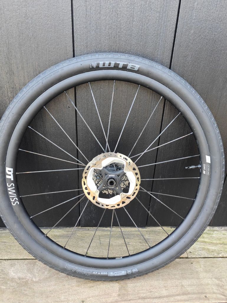 Used Dt Swiss GR 1600 SPLINE db 25 12/142 mm Shimano 2025 bike — image 3 of 11