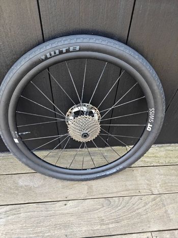 Used Dt Swiss GR 1600 SPLINE db 25 12/142 mm Shimano 2025 bike — image 6 of 11