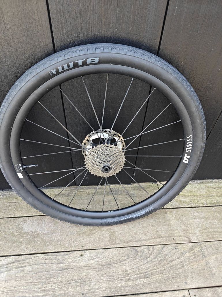 Used Dt Swiss GR 1600 SPLINE db 25 12/142 mm Shimano 2025 bike — image 6 of 11