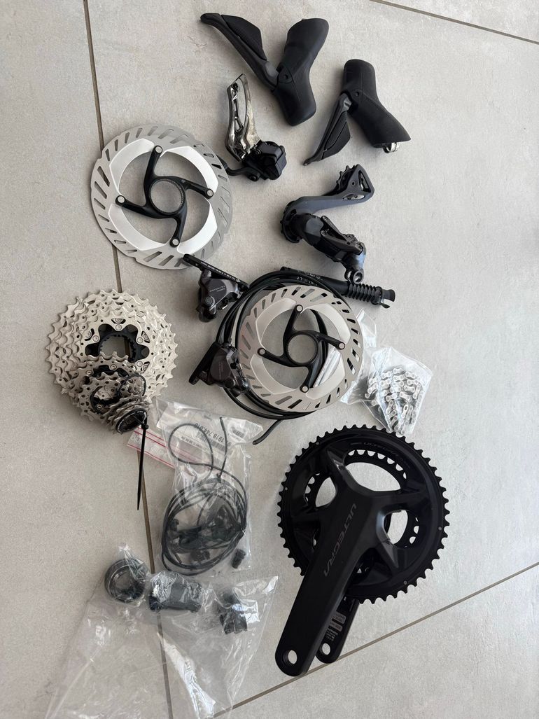 Used Shimano Ultegra R8170 12-Speed Di2 Groupset 2026 bike — image 1 of 5