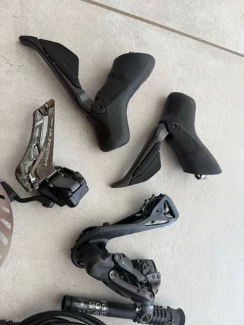 Used Shimano Ultegra R8170 12-Speed Di2 Groupset 2026 bike — image 4 of 5