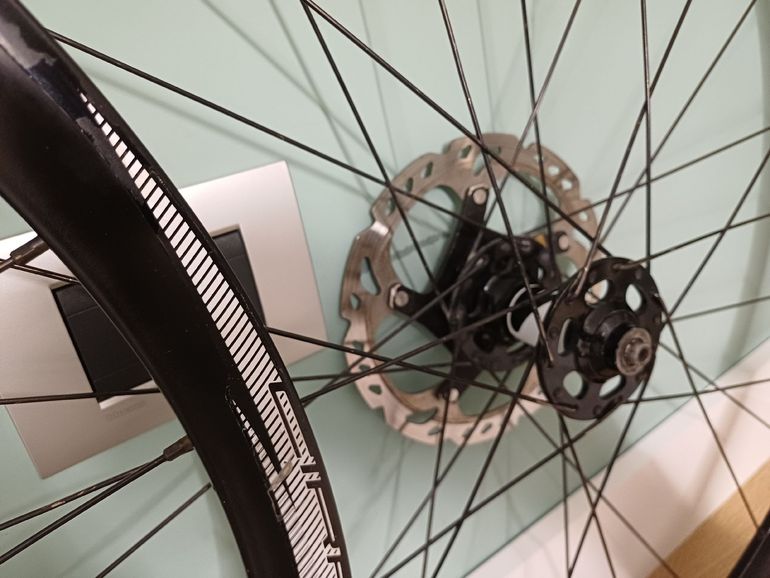 Used cirrus Forza 4 Cc030 100 135 Qr Handbuilt Cassetta Shimano bike — image 5 of 7