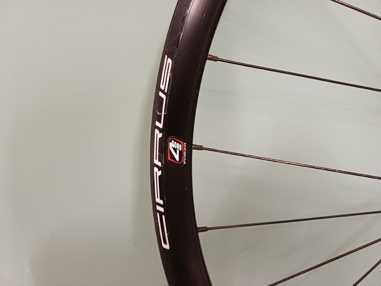 Used cirrus Forza 4 Cc030 100 135 Qr Handbuilt Cassetta Shimano bike — image 6 of 7