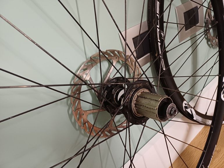 Used cirrus Forza 4 Cc030 100 135 Qr Handbuilt Cassetta Shimano bike — image 4 of 7