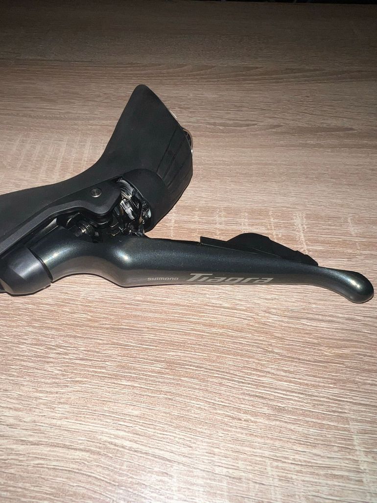 Used Shimano Tiagra ST-4720 10-Speed Right Shift/Brake Lever bike — image 2 of 3