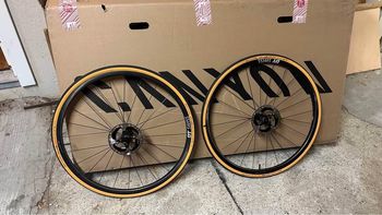 Used Dt Swiss PRC 1100 DICUT Mon Chasseral db 24 12/142 mm Shimano bike — image 3 of 3