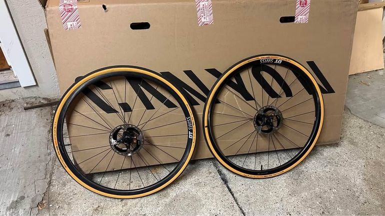 Used Dt Swiss PRC 1100 DICUT Mon Chasseral db 24 12/142 mm Shimano bike — image 3 of 3