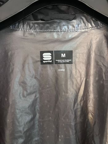 Used Sportful Aqua Light Jacket 2025 bike — image 3 of 3