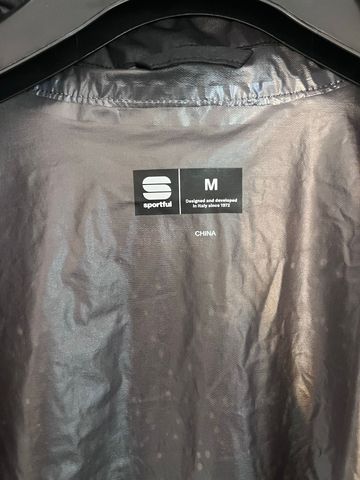 Used Sportful Aqua Light Jacket 2025 bike — image 3 of 3
