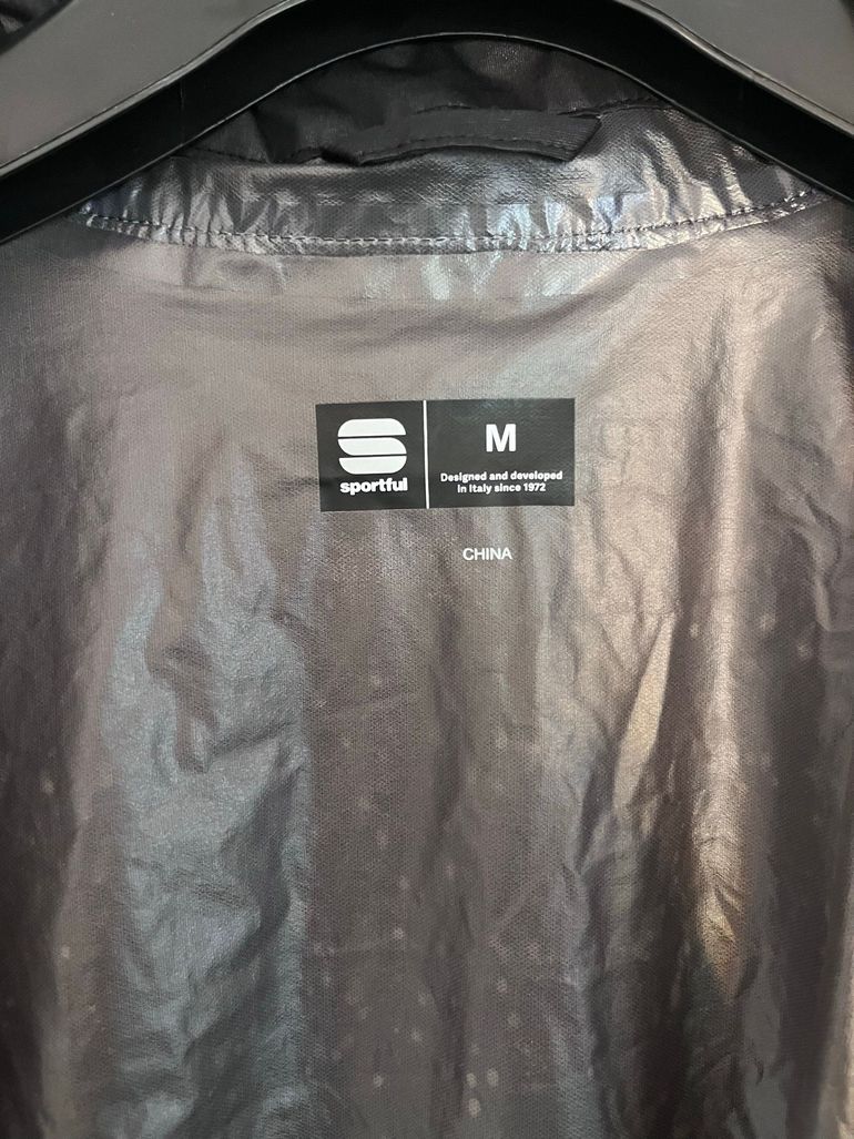 Used Sportful Aqua Light Jacket 2025 bike — image 3 of 3