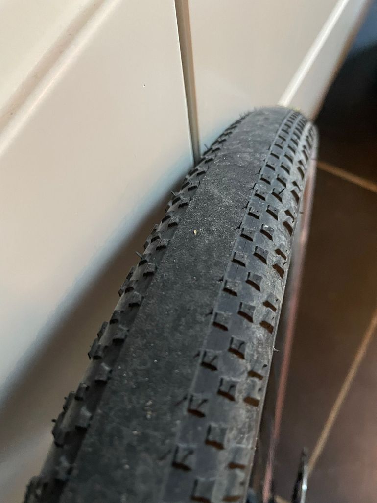 Used Hutchinson Caracal Race bike — image 3 of 5