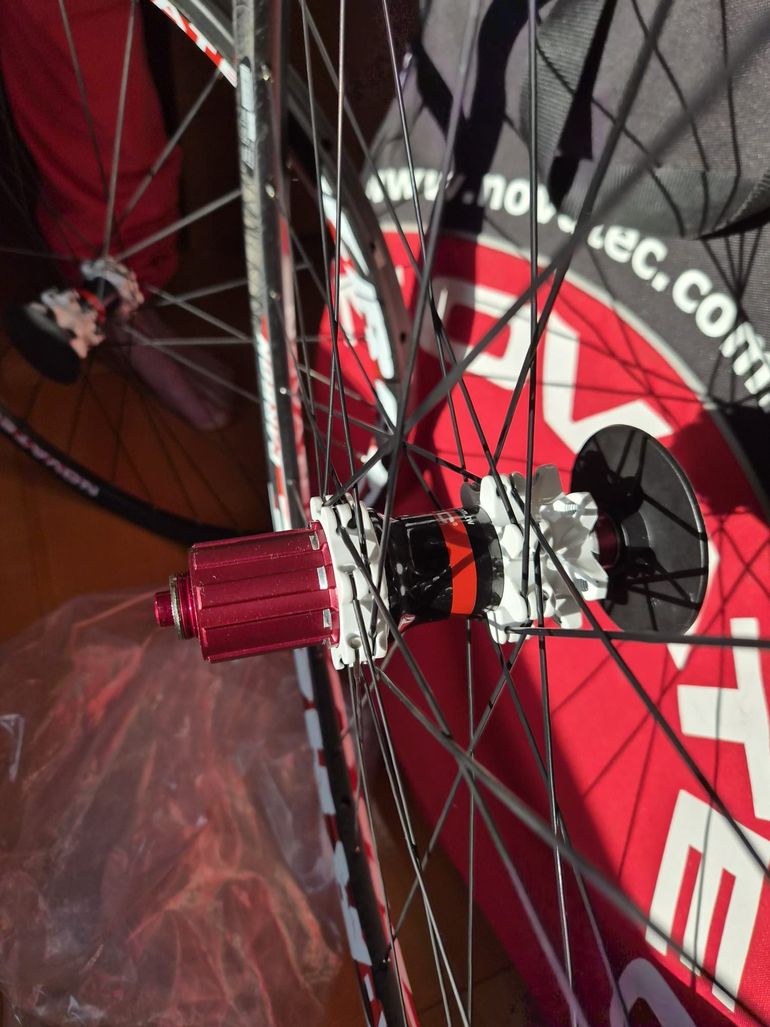 Used Novatec X-Race MTB 26 Tubular Carbon Wheelset bike — image 4 of 4