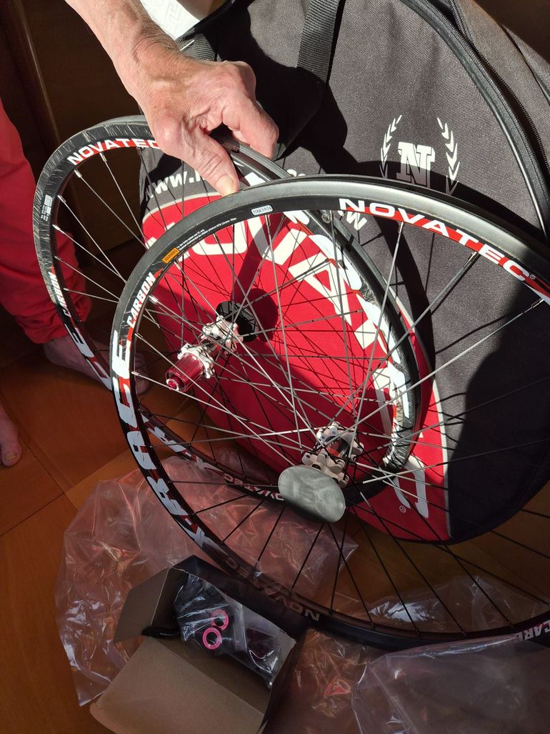 Used Novatec X-Race MTB 26 Tubular Carbon Wheelset bike — image 3 of 4