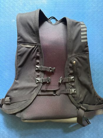 Used Rapha Pro Team Lightweight Rucksack 2024 bike — image 6 of 6