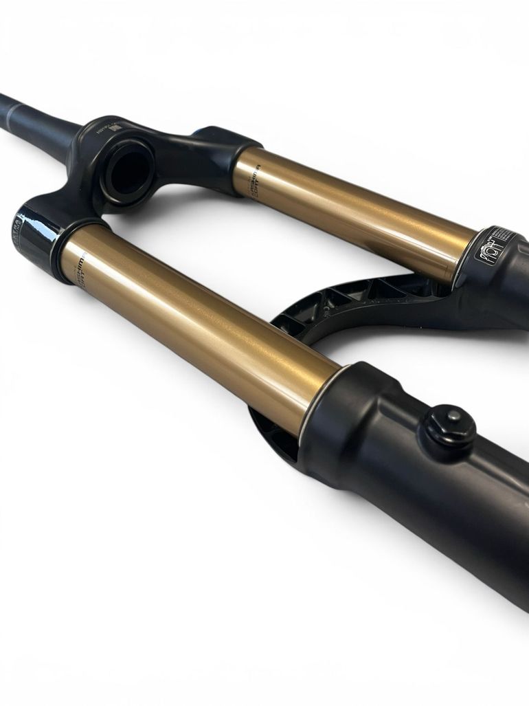 Used Fox 38 Factory Grip2 170mm 2022 bike — image 5 of 8