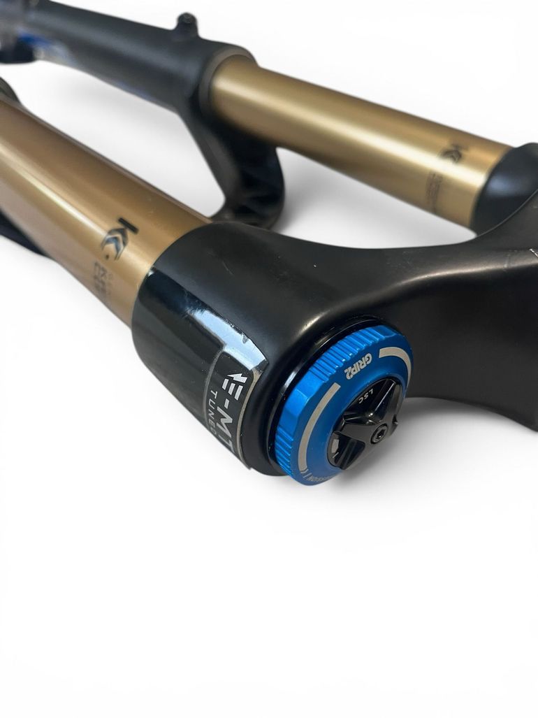 Used Fox 38 Factory Grip2 170mm 2022 bike — image 7 of 8