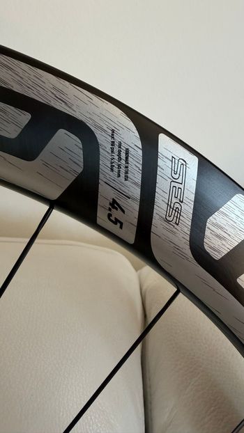 Used Enve SES 4.5 2025 bike — image 5 of 9