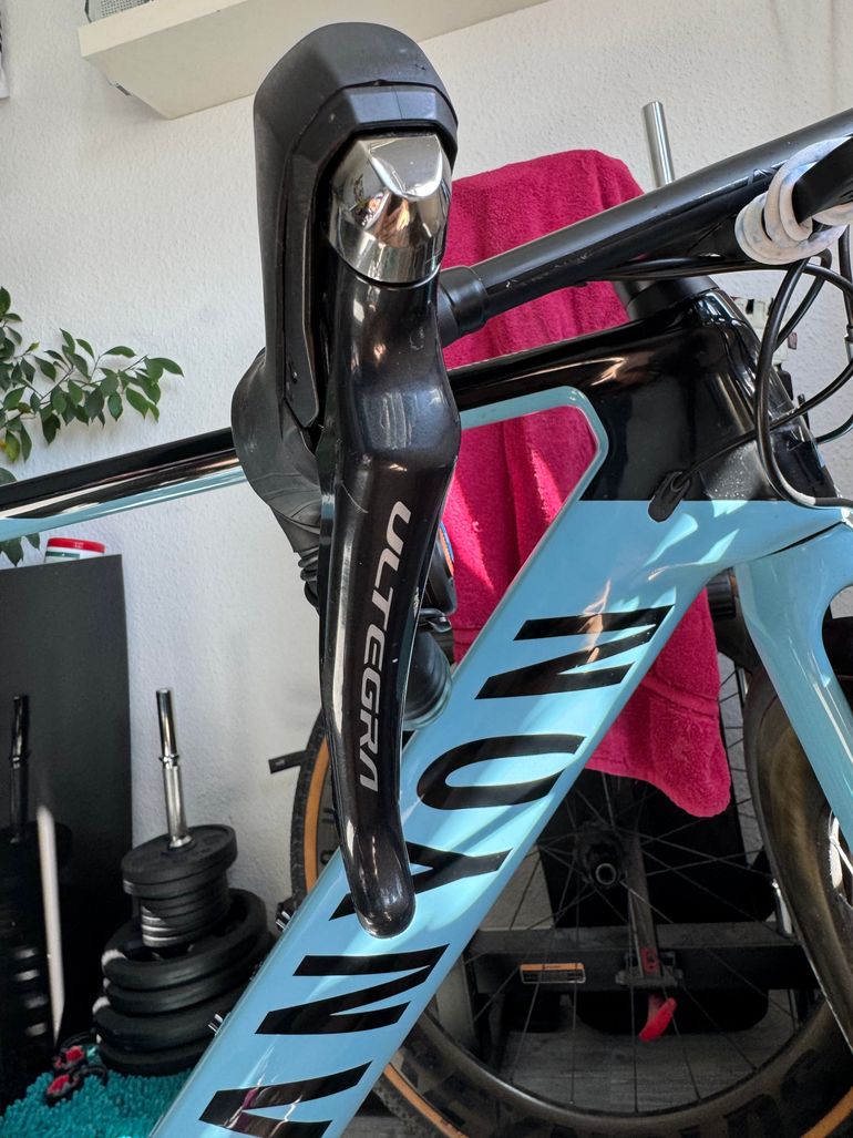 Used Shimano Ultegra R8020 11-speed Hydraulic Disc Brake Groupset bike — image 5 of 11