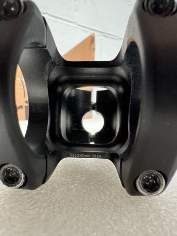 Used Oneup Stem 35x42mm 2025 bike — image 5 of 5