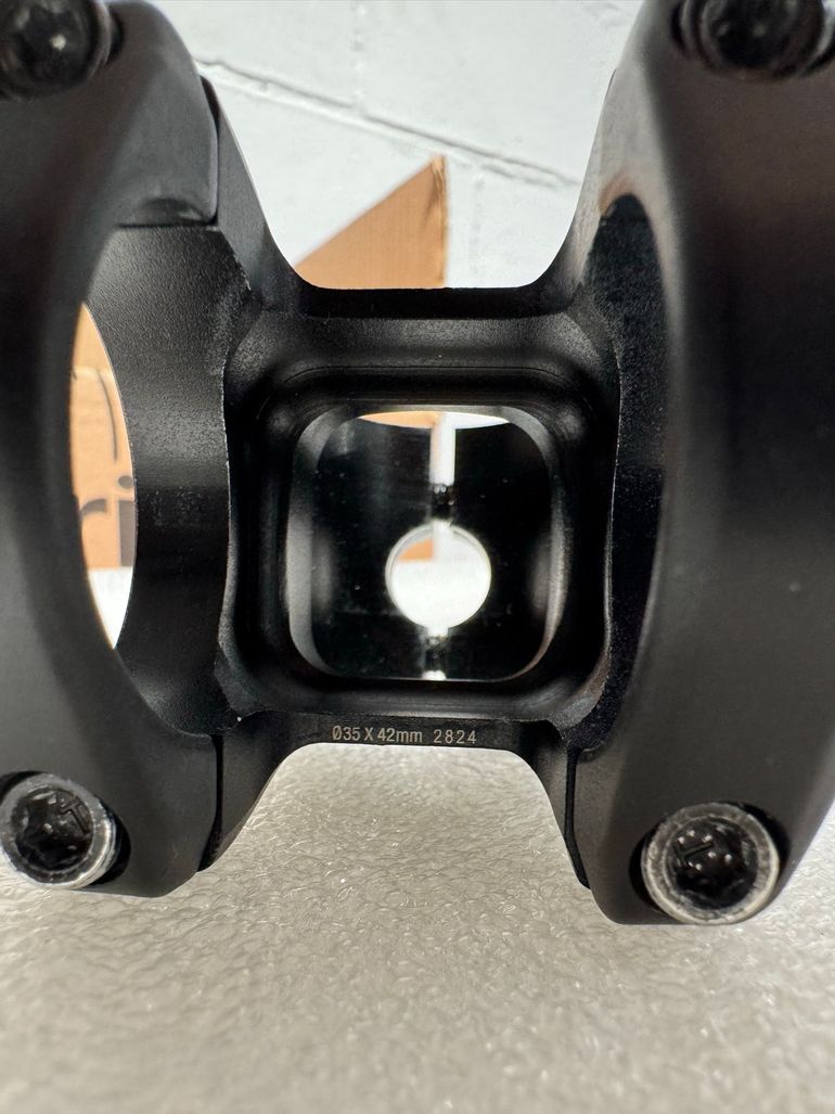 Used Oneup Stem 35x42mm 2025 bike — image 5 of 5