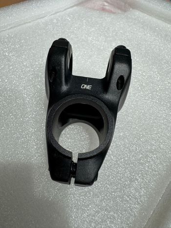 Used Oneup Stem 35x42mm 2025 bike — image 4 of 5