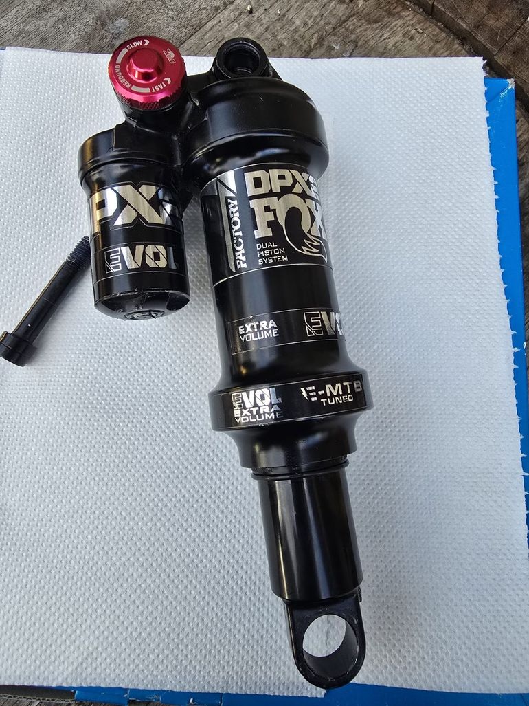 Used Fox DPX2 Shock bike — image 4 of 10