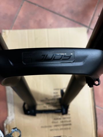 Używany RockShox Judy 2025 bike — zdjęcie 5 z 6