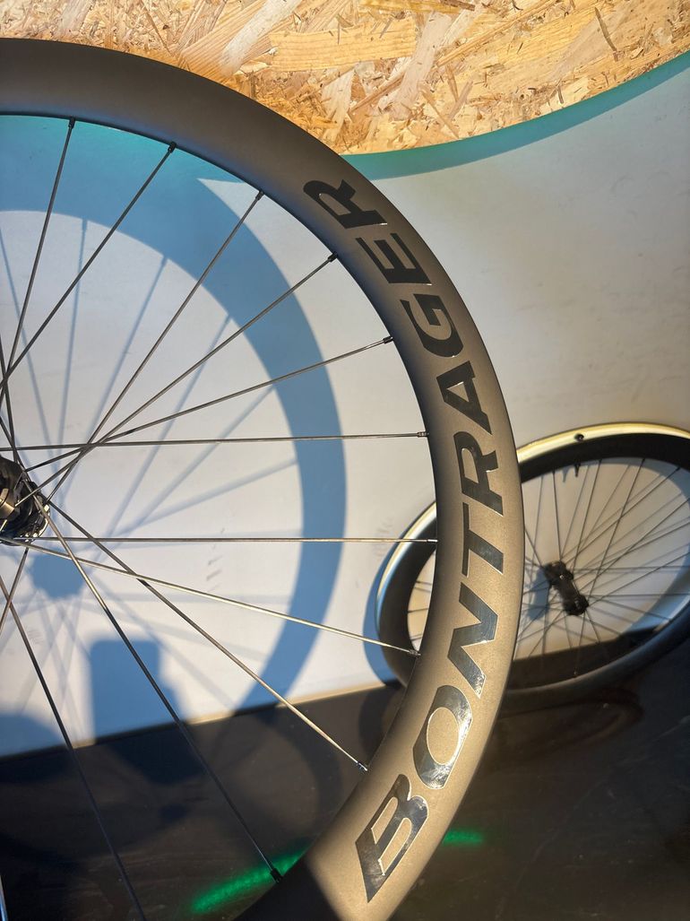 Used Bontrager Aeolus Pro 51 2026 bike — image 5 of 7