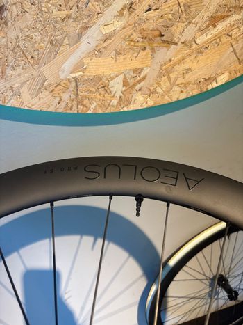 Used Bontrager Aeolus Pro 51 2026 bike — image 4 of 7