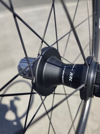 Used Miche Kleos RD 36 Carbon Disc Wheelset bike — image 4 of 5