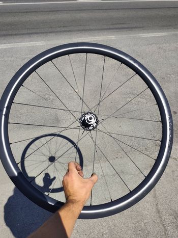 Used Miche Kleos RD 36 Carbon Disc Wheelset bike — image 2 of 5