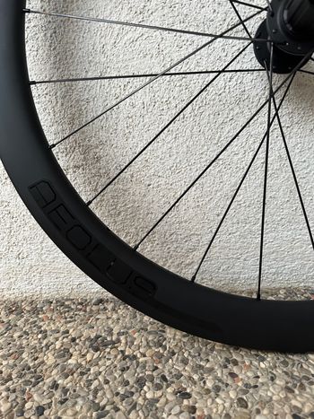 Used Bontrager Aeolus Elite 50 Disc 2025 bike — image 2 of 6