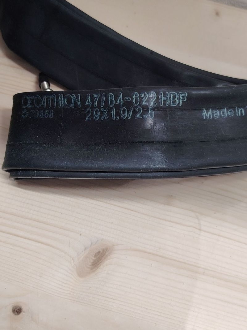Used BTWIN Camera d'aria 29x1, 9/2, 5 2026 bike — image 2 of 3