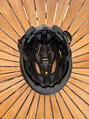 Used MET Trenta 3K Carbon MIPS Helmet bike — image 5 of 6