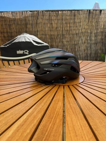 Used MET Trenta 3K Carbon MIPS Helmet bike — image 4 of 6