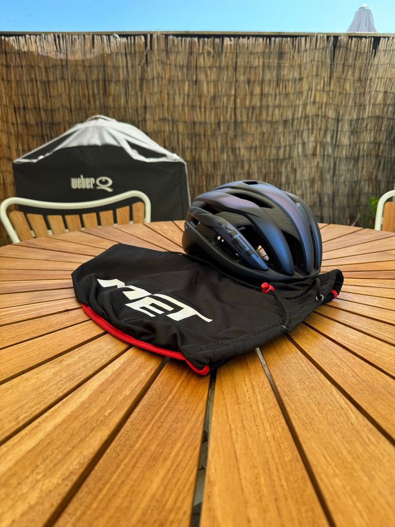Used MET Trenta 3K Carbon MIPS Helmet bike — image 6 of 6